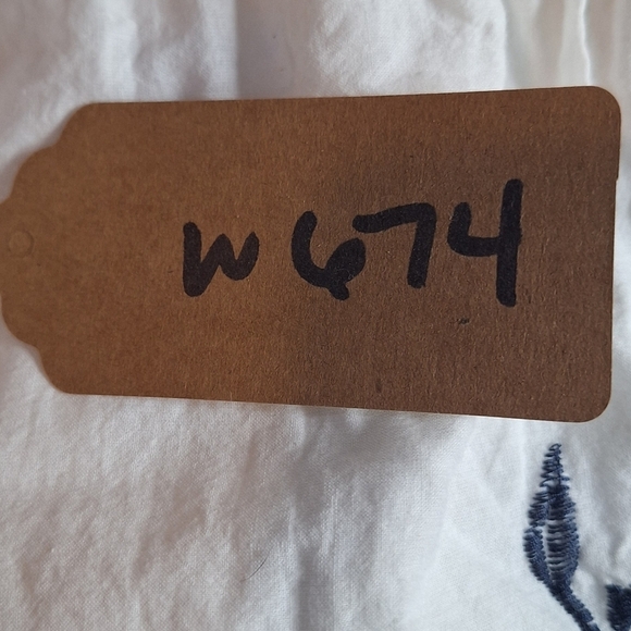 Draper James RSVP Embroidered White and Blue Women's Halter Top In A Small. - Picture 9 of 10